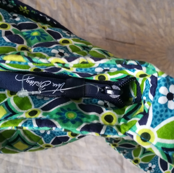 Vera Bradley NWOT crossbody purse. - Picture 10 of 16